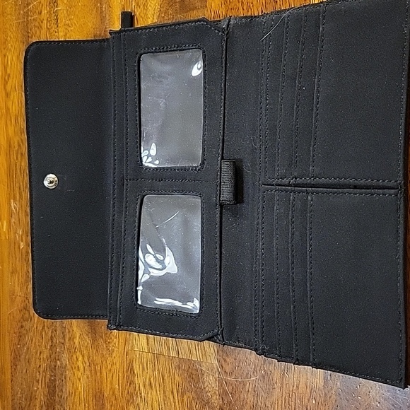 Liz Claiborne wallet - Picture 3 of 3